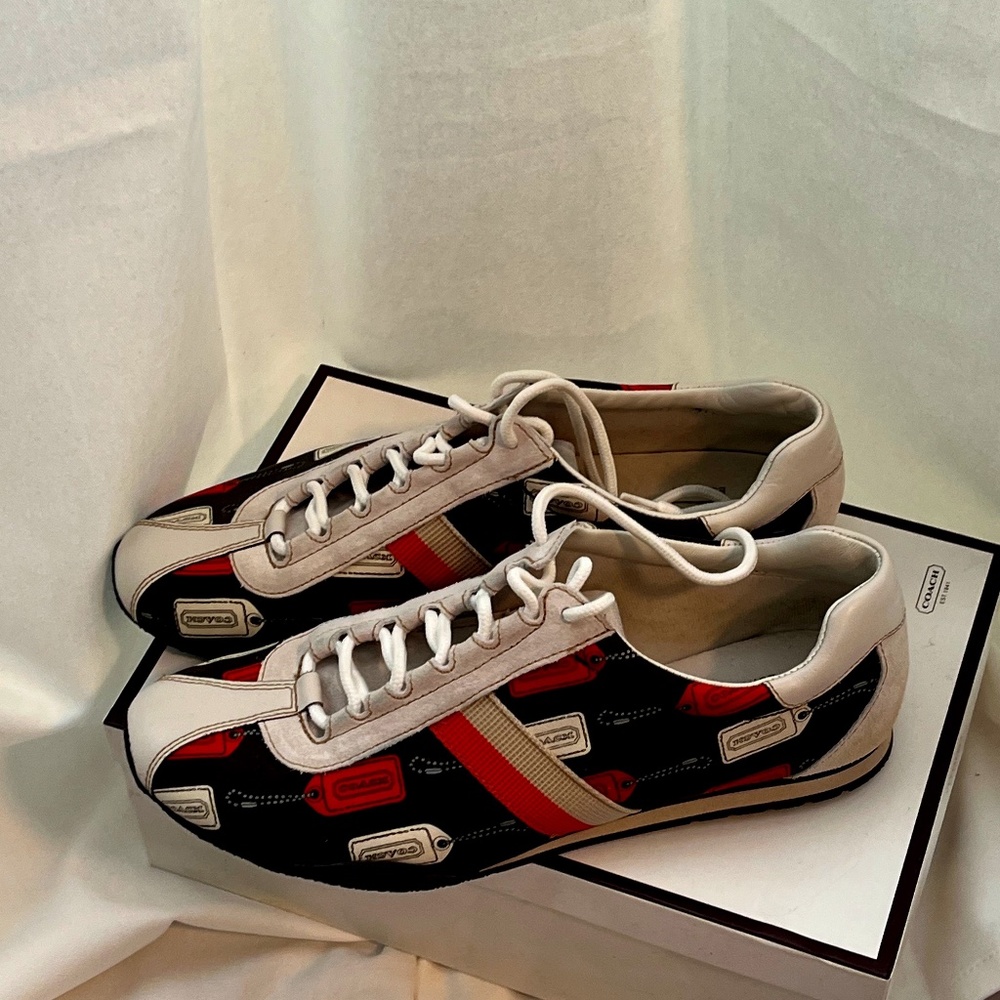 MUST HAVE - COACH KATE LOZG